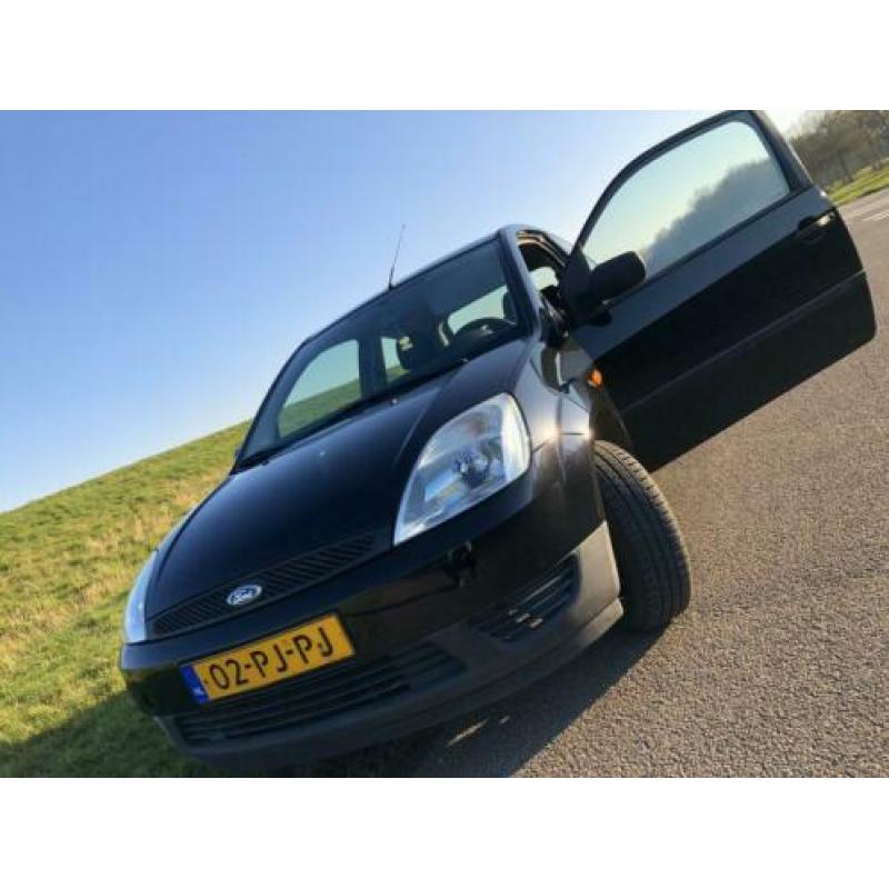 Ford Fiesta 1.3 8V 3DR 2004 Zwart