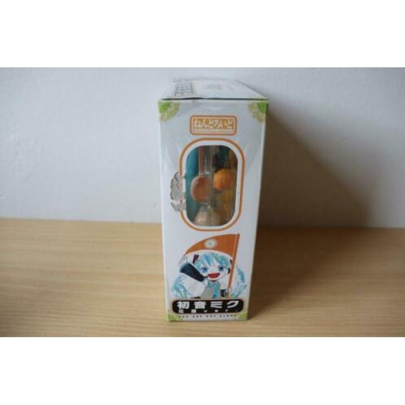 nendoroid miku cheefull version