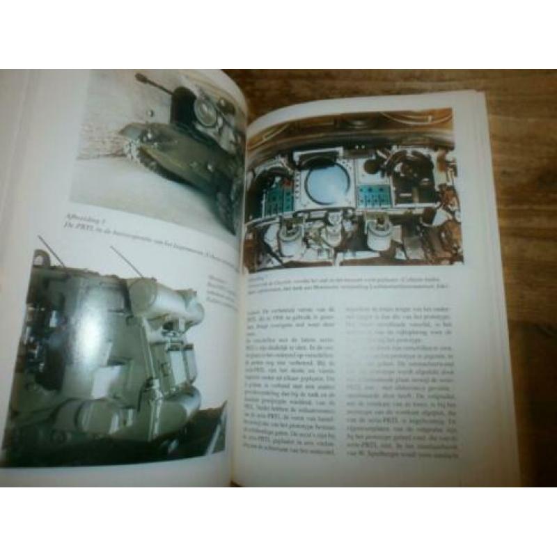 armamentaria nr 33 1998 pistool 1850 garderegimenten etc