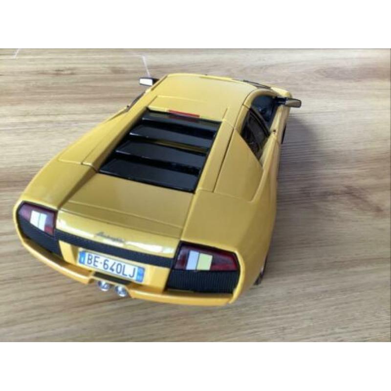 Bburago Lamborghini Murcielago Geel