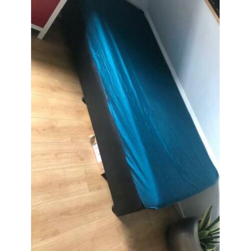 2x 1 persoons-boxspring hotelbed 1 persoons bed 90 x 200 zwa