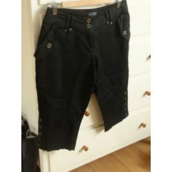 Armani Jeans: Zwarte Driekwart Broek - damesmaat 44