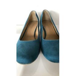 Prachtige groen/blauwe damespumps maat 42