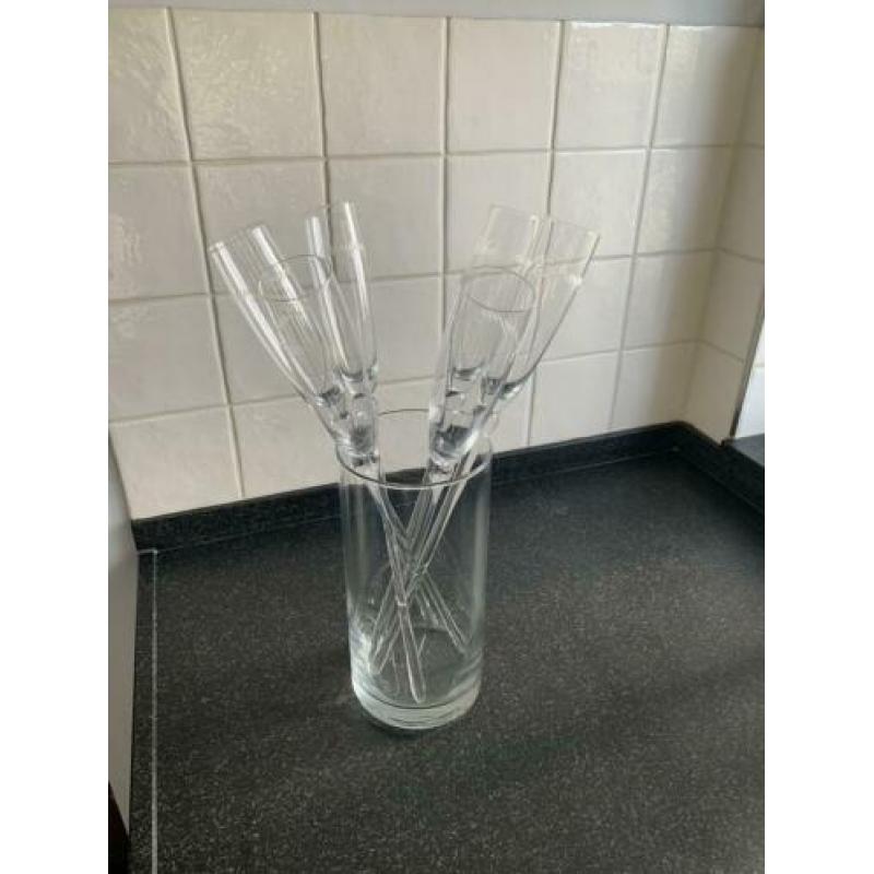 Champagne glazen/flutes zonder voet Rivièra maison in vaas