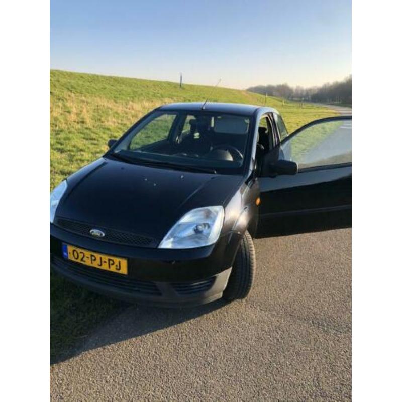 Ford Fiesta 1.3 8V 3DR 2004 Zwart
