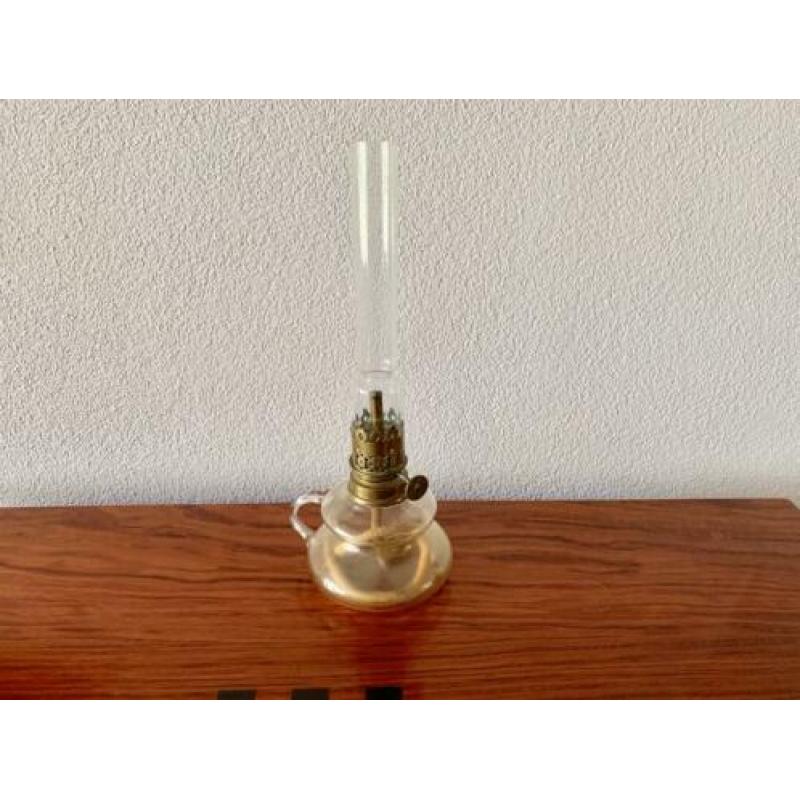 Oud glazen Olielamp ,olielampje van glas 28 cm hoog