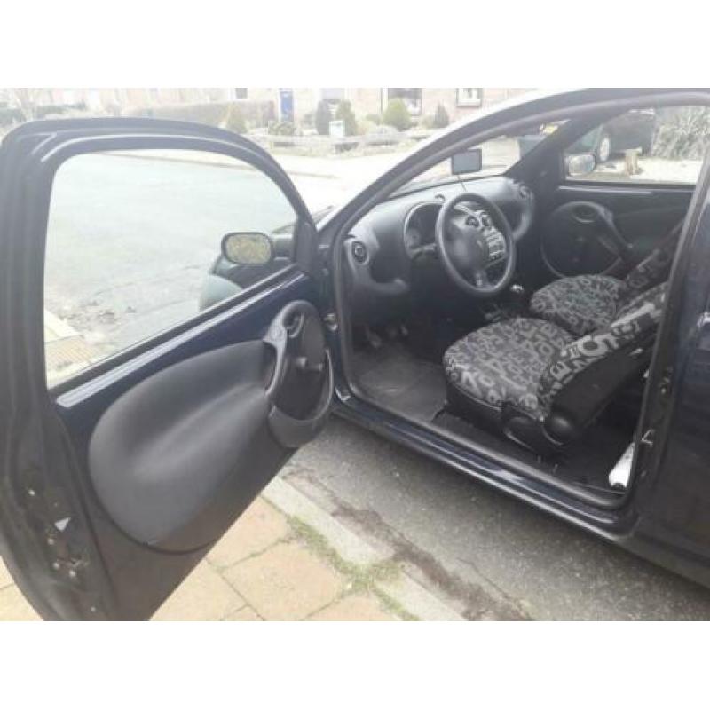 Leuke blauwe Ford Ka , bouwjaar 2004