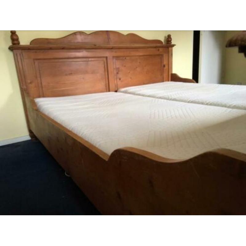 Massief Grenen tweepersoons bed 180 200
