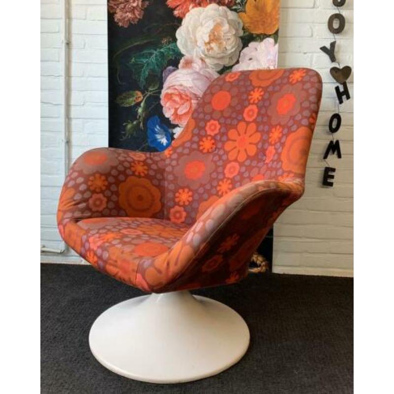 retro vintage draai fauteuil tulp voet Artifort flower power