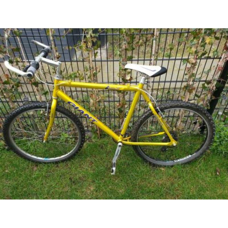 Heren Giant mountainbike geel/goud 21.5" frame, 26" wielen
