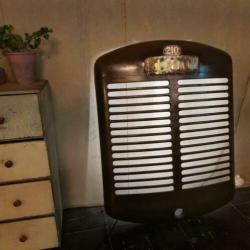 Stoer/mancave: grille omgebouwd naar wandlamp (USA – ’50)