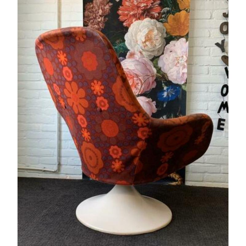 retro vintage draai fauteuil tulp voet Artifort flower power