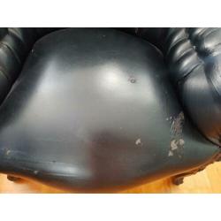 Zwarte barok stoel, fauteuil, licht beschadigd.