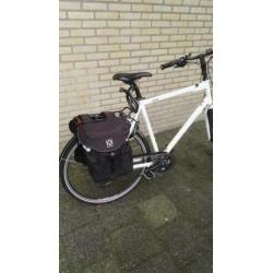 izgs mooie witte BeOne crossover herenfiets 61"