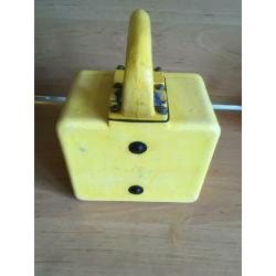 Vintage Yellow US Navy Military Roflan