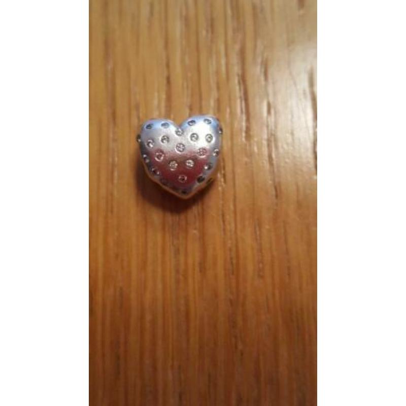 Originele Pandora bedel hart zirkonia steentjes