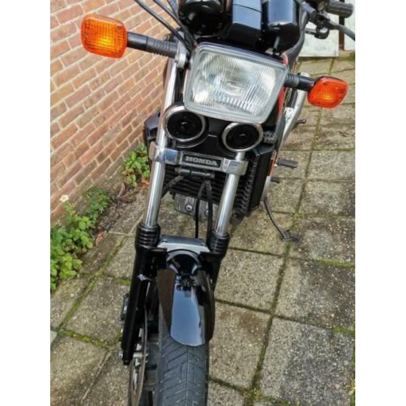 Honda VF700 sabre