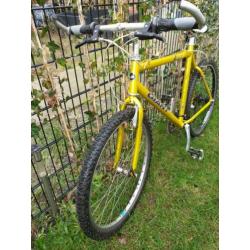 Heren Giant mountainbike geel/goud 21.5" frame, 26" wielen