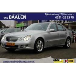 Mercedes-Benz E-Klasse 200 K AUTOM AVANTGARDE NAVI XENON 1/2