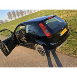 Ford Fiesta 1.3 8V 3DR 2004 Zwart