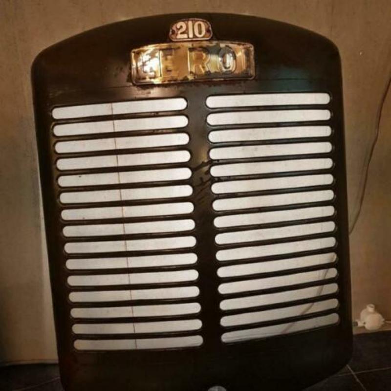 Stoer/mancave: grille omgebouwd naar wandlamp (USA – ’50)