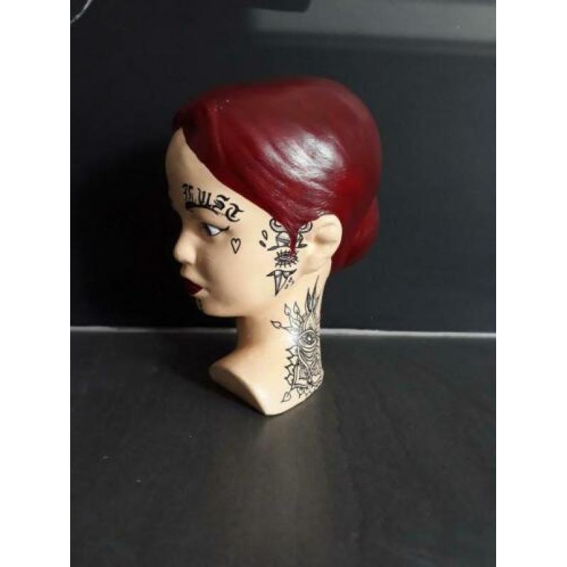Tattoobeeld "handsome lady " silly art borstbeeld vrouw