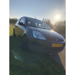 Ford Fiesta 1.3 8V 3DR 2004 Zwart