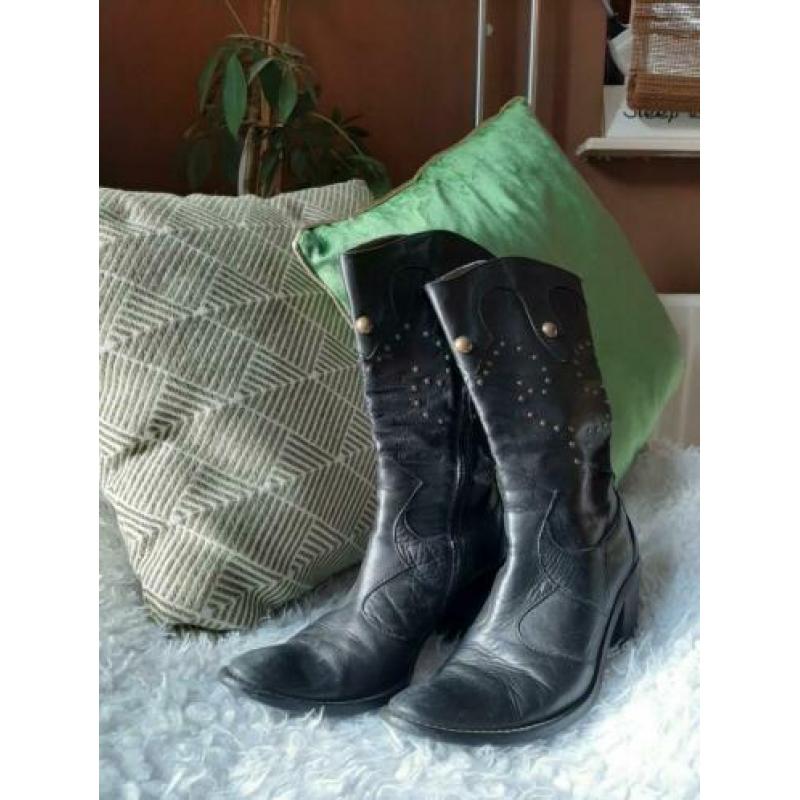 Mooie stoere laarsjes leer met studs
