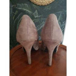 Beige suede pumps Graceland mt 39