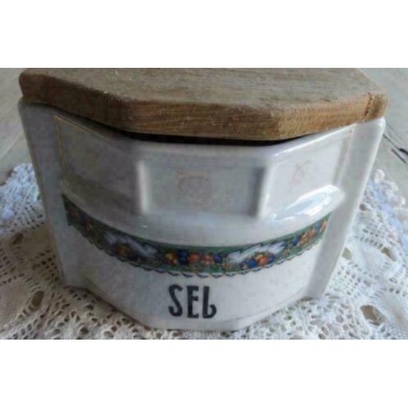 Franse brocante zoutbak, SEL, porselein met houten deksel