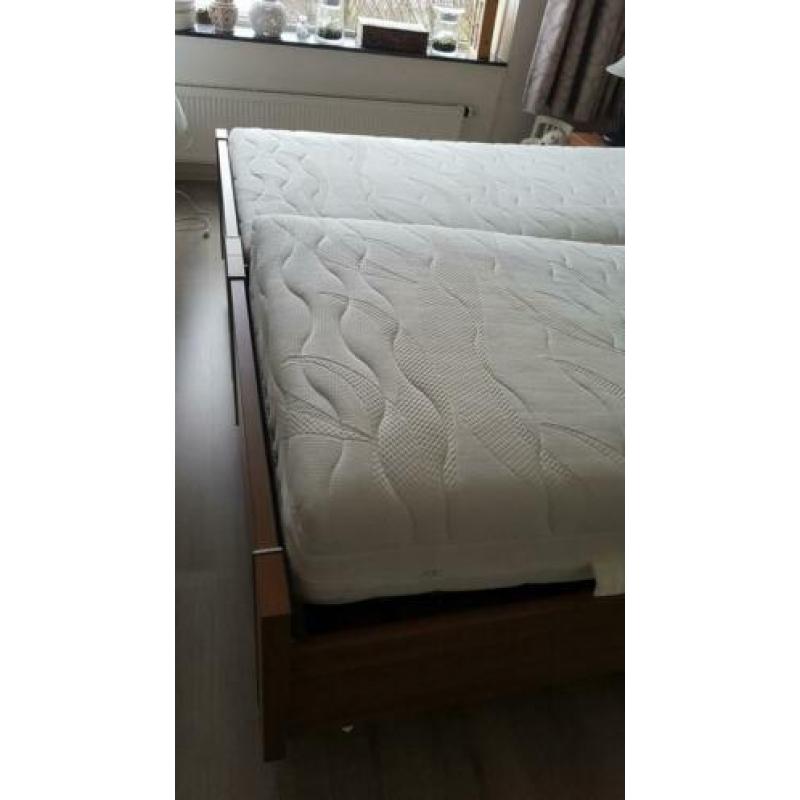 Elektrisch bed als nieuw