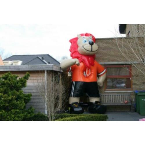 Oranje leeuw stropdas schieten voetbal te huur