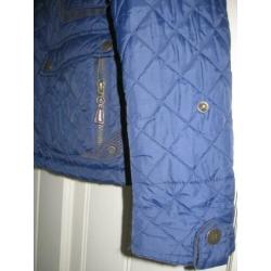 Stoere outdoor jassen maat 42-44 Blauw en wolwit.