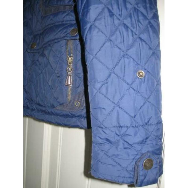 Stoere outdoor jassen maat 42-44 Blauw en wolwit.