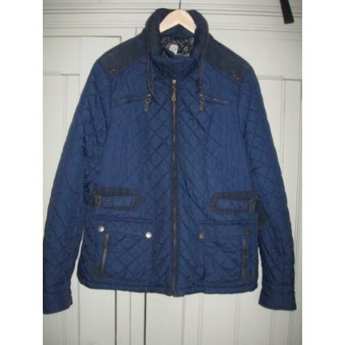 Stoere outdoor jassen maat 42-44 Blauw en wolwit.