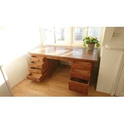 Houten bureau met lades (eikenhout)