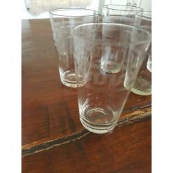 2 antiek sap glazen glas kristal water glazen gegraveerd