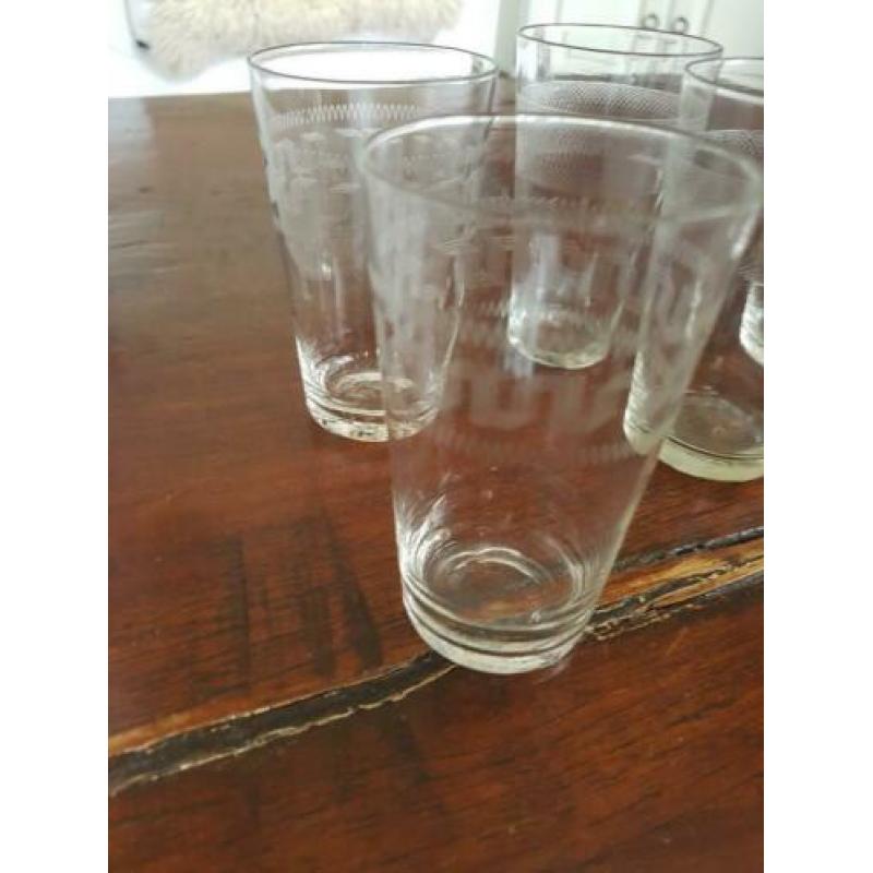 2 antiek sap glazen glas kristal water glazen gegraveerd