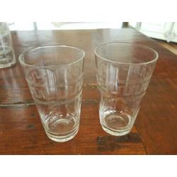 2 antiek sap glazen glas kristal water glazen gegraveerd
