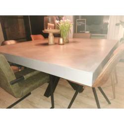 TAFEL 160x160 cm NU OPHALEN betonstuc betoncire tafel