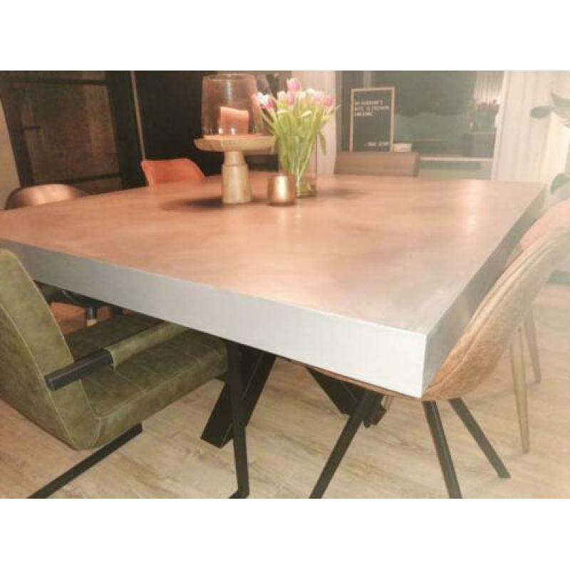 TAFEL 160x160 cm NU OPHALEN betonstuc betoncire tafel