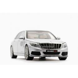 Almost Real 1/18 Brabus 900 Merc. Maybach zilver ALM860103