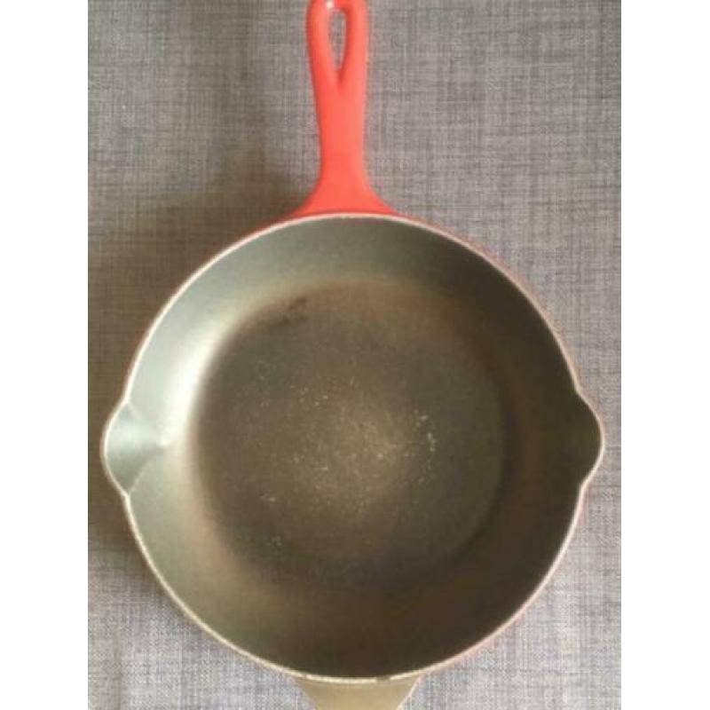 Cousances nu Le Creuset: rode steelpan
