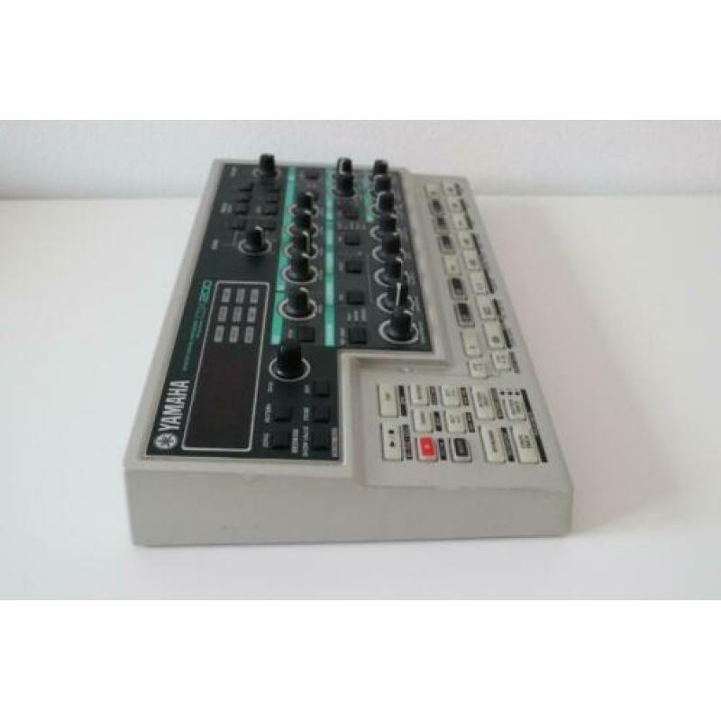 Yamaha DX200