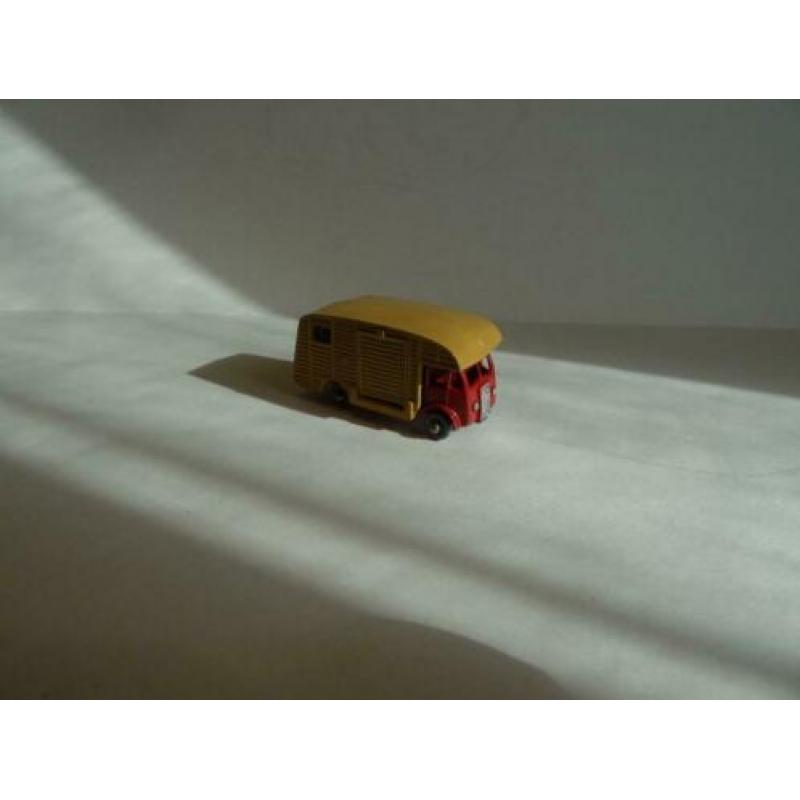 LESNEY HORSE TRANSPORT nr. 35 "MINT"