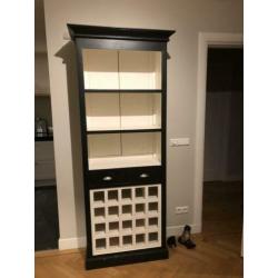 Prachtige landelijke vitrine /wijn kast