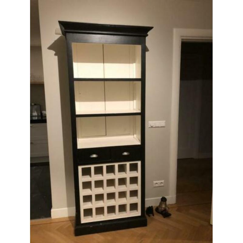 Prachtige landelijke vitrine /wijn kast