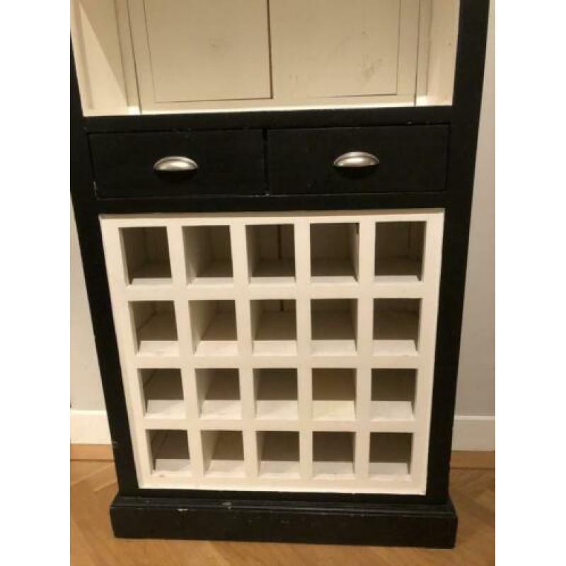 Prachtige landelijke vitrine /wijn kast