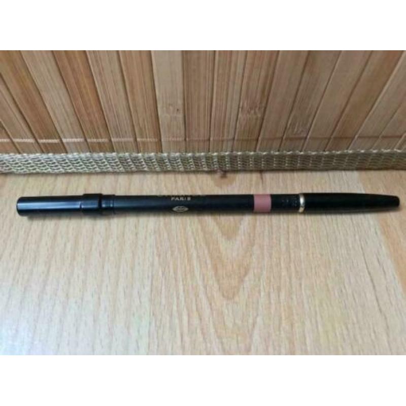 Chanel precision lip definer natural no.34
