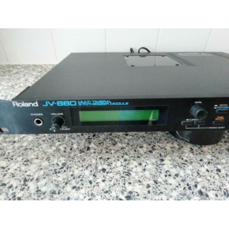 Roland jv 880